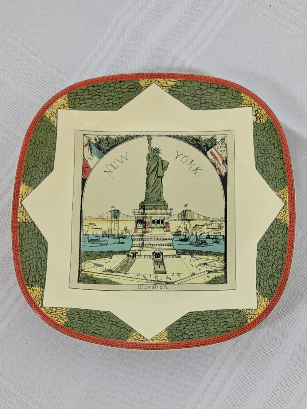 New York Statue of Liberty Collectors Plate Metropolitan Museum of Art 8 Inch